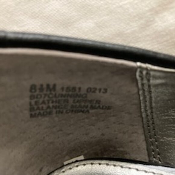 Bandolino BD7 Cunning Black Pumps Multi Leather with Patent Caps  Size 8.5 - Picture 9 of 9